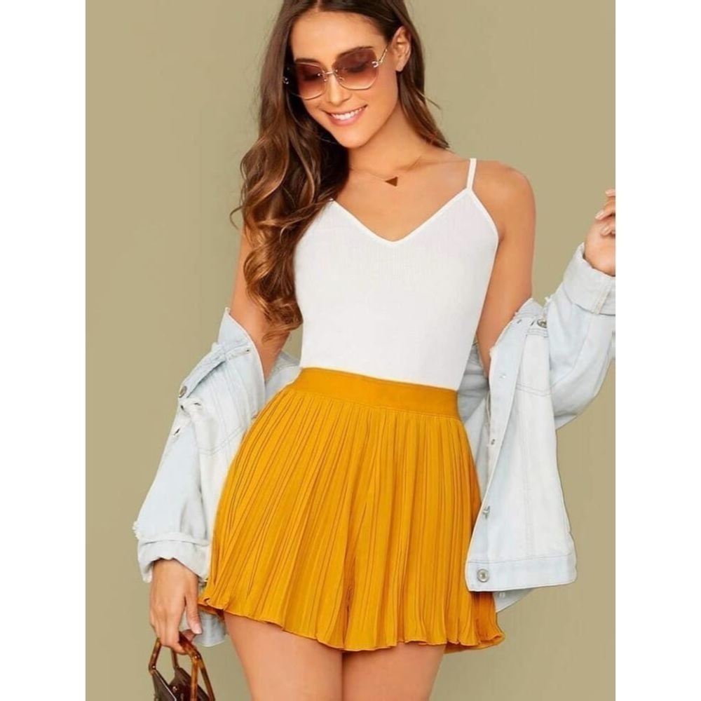 Nwt Marigold Pleated‎  swing shorts